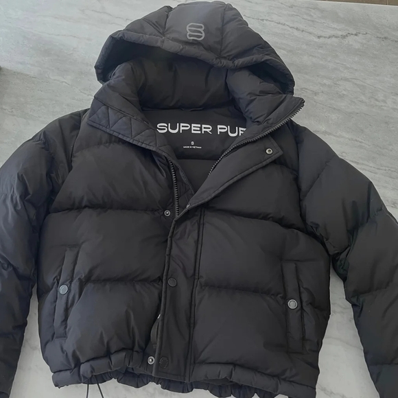 Aritzia Jackets & Blazers - Aritzia super puff shorty black size small